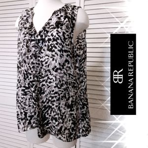 Banana Republic Sleeveless Ruffle Collar Blouse